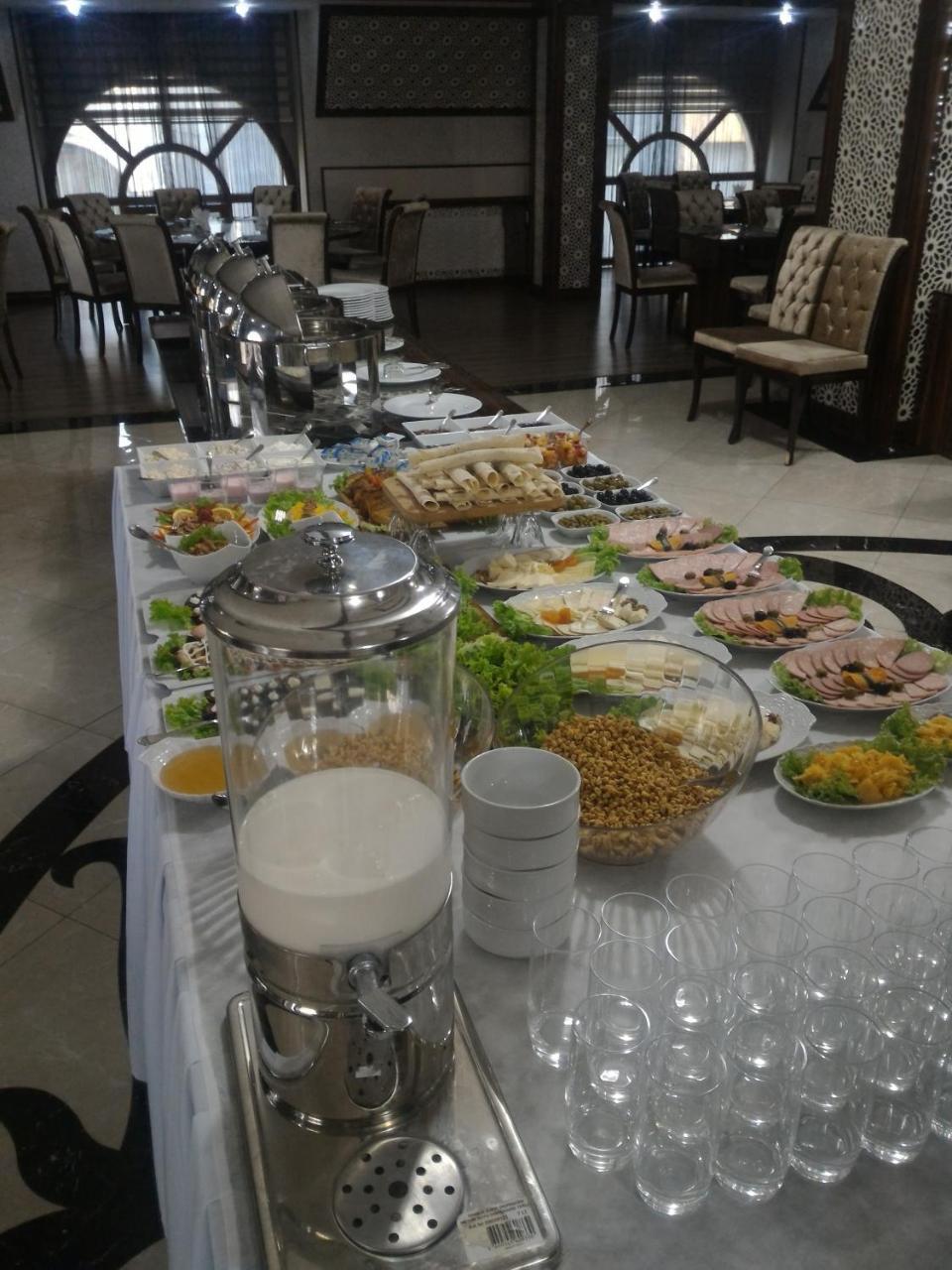 Azalea Hotel Baku Ngoại thất bức ảnh